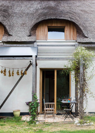Norfolk strawbale house by Anne Thorne Architects