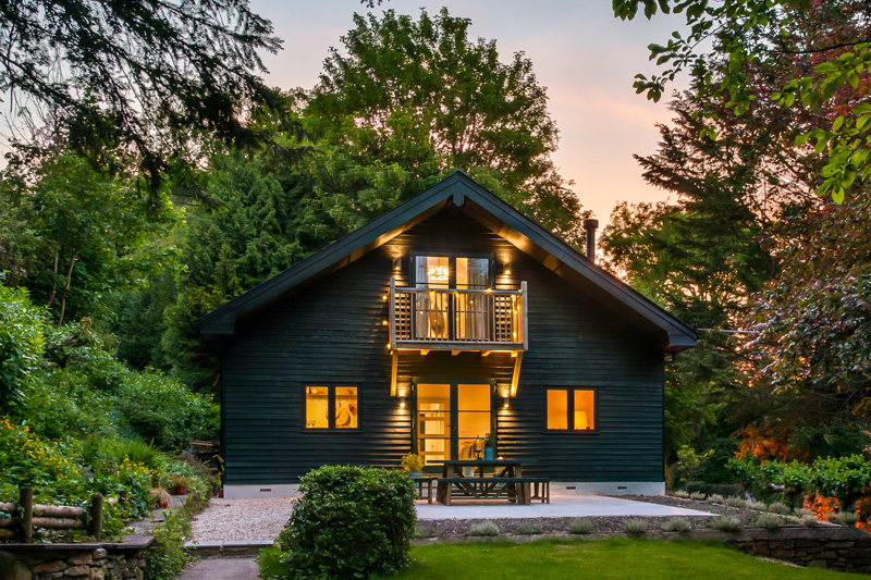 the-log-house-Night_Exterior_2.jpg