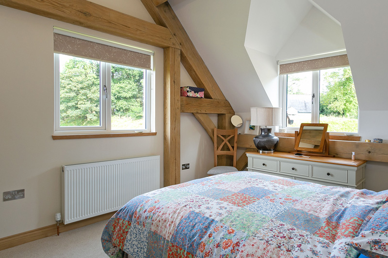 oakframe-©-Richard-Frew-master-bedroom.jpg