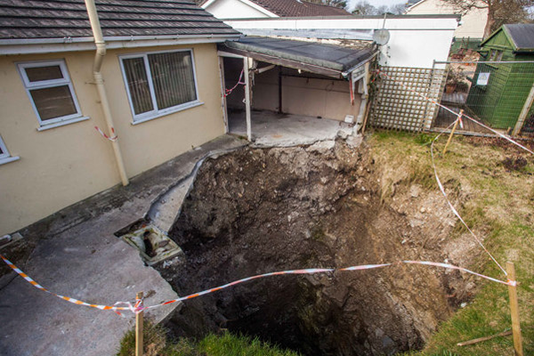 budgeting-mining_area_holes.jpg
