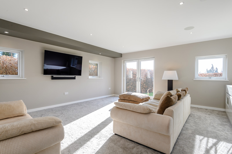 High-tech-home-sittingroom.jpg
